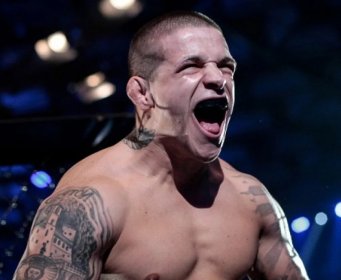 SERIJA UDARACA KAKVA DUGO NIJE VIĐENA: MMA psihopata pregazio Hrvata! (VIDEO)