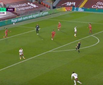 SKANDAL NA POMOLU S ANFIELDA Lacazette je promašio nemoguće sinoć, a reakcija sudije ŠOKIRALA je sve (VIDEO)