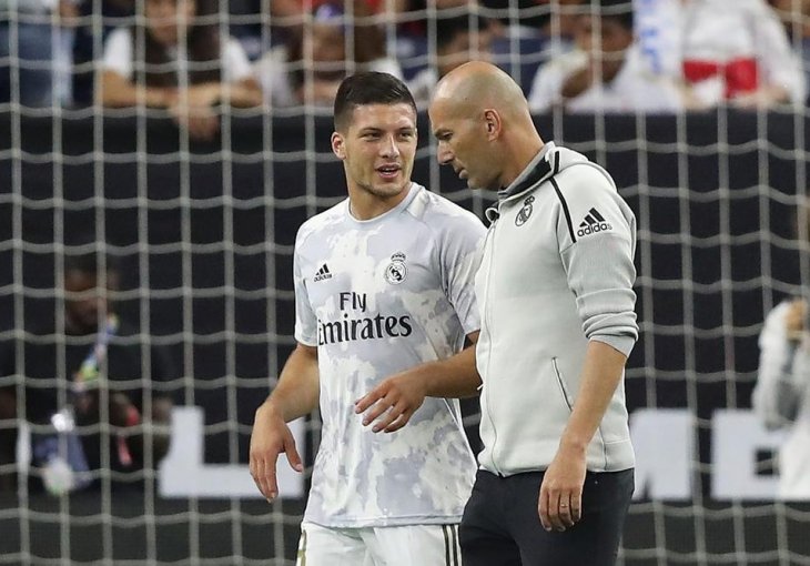 ZIDAN ŽESTOKO ISPROZIVAN ZBOG SRBINA, PRIJETI MU VELIKA KAZNA: Ako otjera Jovića, mora da podnese OSTAVKU?