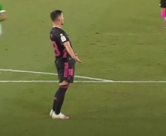 JE LI MOGUĆE DA SE OVO DOGAĐA Jović je osuđen na propast u Madridu, evo i dokaza: Saigrači ga potpuno ignorišu (VIDEO)