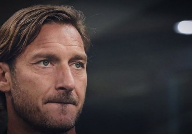  Francesco Totti ima koronu