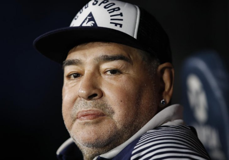 MARADONA OPERISAO HEMATOM NA MOZGU, OPERACIJA TRAJALA 80 MINUTA Ljekar otkrio u kakvom je stanju