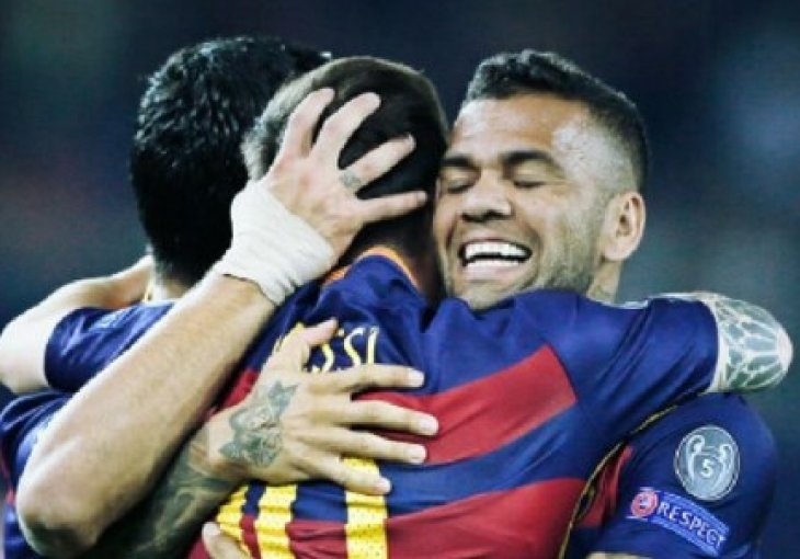Alves poručio desnom beku Barcelone: Dodaj Messiju