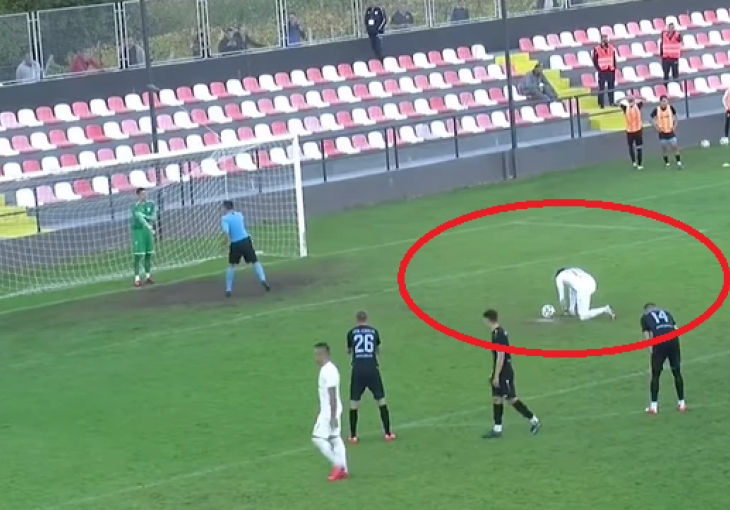 BEZOBRAZNIJI PENAL NISTE VIDjELI NIKAD! O ovom snimku BRUJI planeta: Hrvat na bijeloj tački kleknuo da veže pertlu, a onda učinio da svi POBJESNI u 95. minutu! /VIDEO/