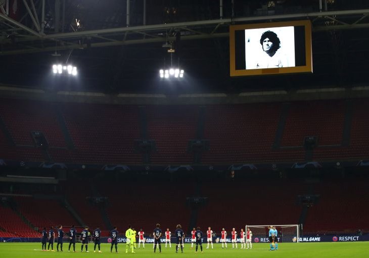 Liga prvaka večeras je počela minutom šutnje za velikog Diega: POGLEDAJTE KAKO JE TO IZGLEDALO (VIDEO)