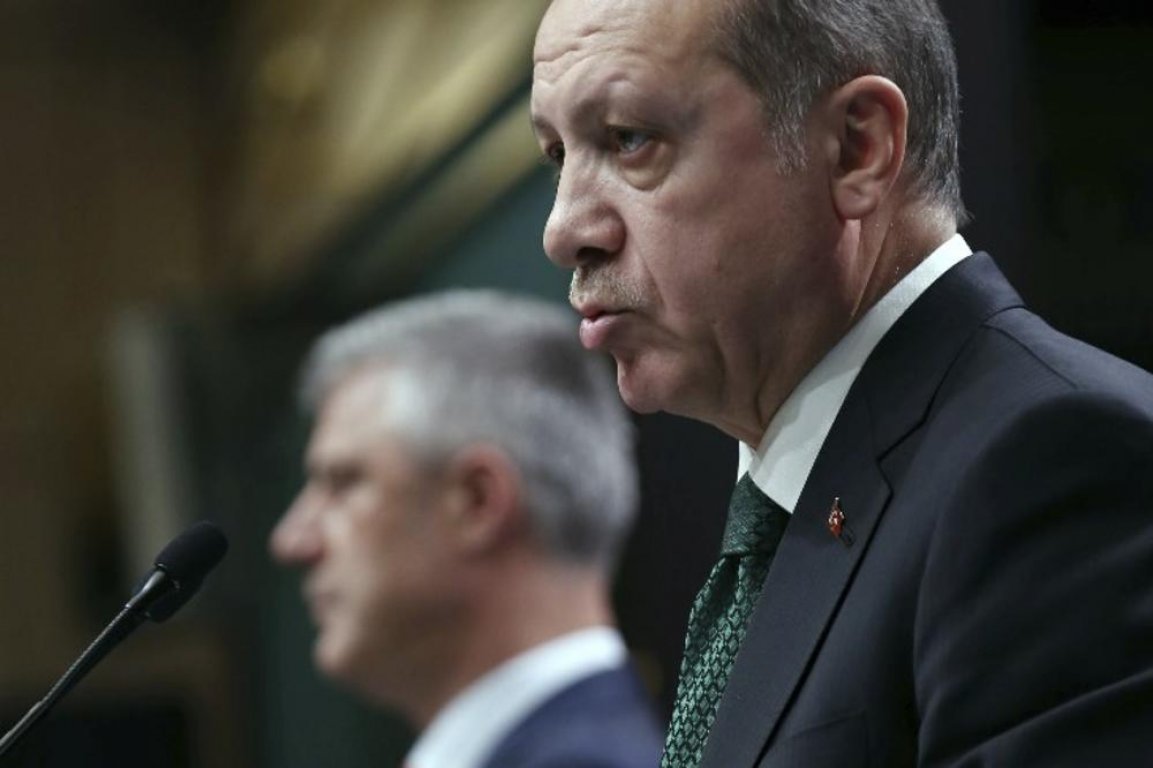 2333061-erdogan-foto-ap-dec-2016-ls