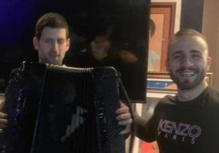NOLE PODIGAO KAFANU NA NOGE! Harmonikaš otkrio sve detalje! 