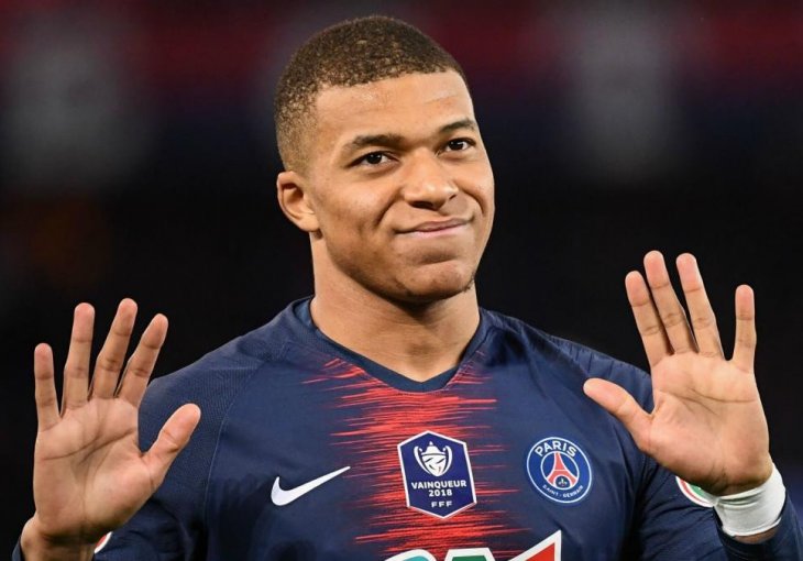 Mbappe iznenadio novom frizurom: Suigrači jedva dočekali da ga zadirkuju ŠTA URADI OD SEBE?