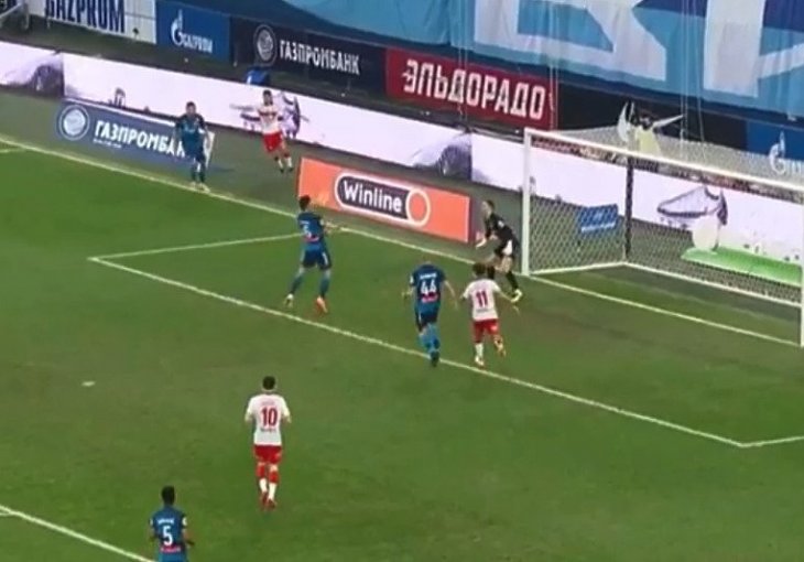 Nova strašna blamaža Dejana Lovrena: Najluđi autogol koji smo vidjeli u 2020. godini! (VIDEO)