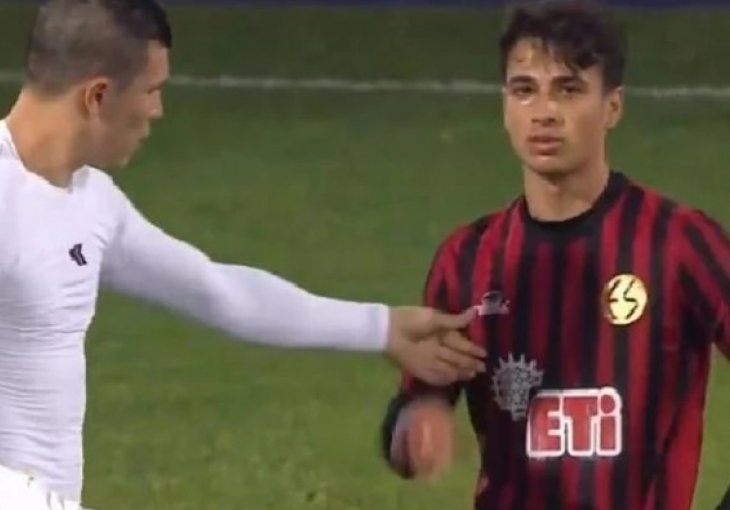 FUDBAL NISU SAMO MILIONI, IMA I TUŽNA STRANA: Htio da razmijeni dres, pa odustao zbog NEVJEROVATNOG RAZLOGA