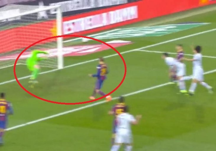 Drama u finišu prvog dijela na Nou Campu: Zicer za Valenciju, Messijev promašeni penal, gol Argentinca glavom