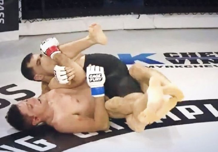 VIDEO POSTAO HIT NA INTERNETU: Pogledajte možda i najbolji MMA zahvat godine