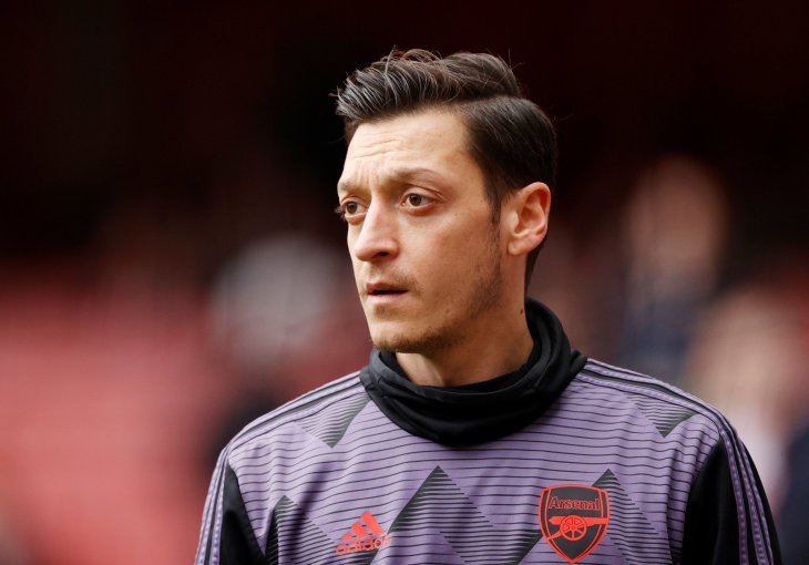 NOVA TRANSFER BOMBA! Özil održao tajni sastanak u Londonu, sve bliži prelasku u novi klub