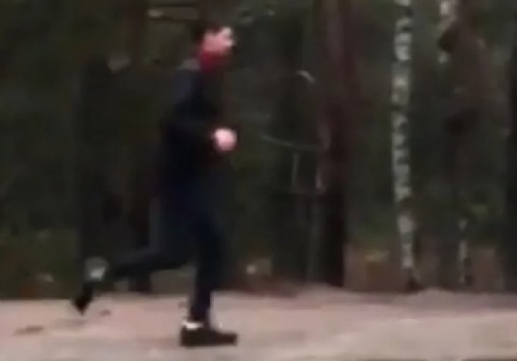 Novak Đoković trči po PLJUSKU i hladnoći Divčibarama, e zato je NAJBOLJI na svijetu (VIDEO)
