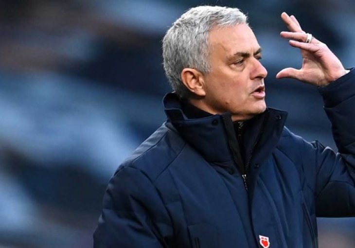 Mourinho LJUT KAO RIS: Utakmica je za tri sata, a mi ne znamo igramo li!