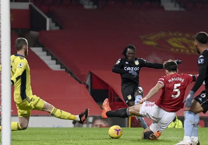 United pobijedio Aston Villu i izjednačio se s Liverpoolom na vrhu Premiershipa