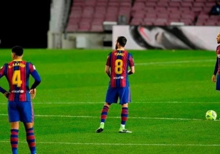 Miralem Pjanić pušta naše pjesme na treningu Barcelone : 