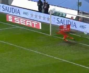 UZEO JE LOPTU I KRENUO DA BARCI DONESE POBJEDU Griezmann se zaletio i opucao penal. Ostalo je historija