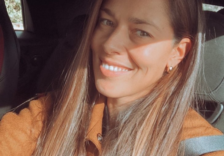 OVA ŽENA SIJA! Ana Ivanović objavila novu fotografiju, pa poslala moćnu poruku koja je oduševila fanove! (FOTO)
