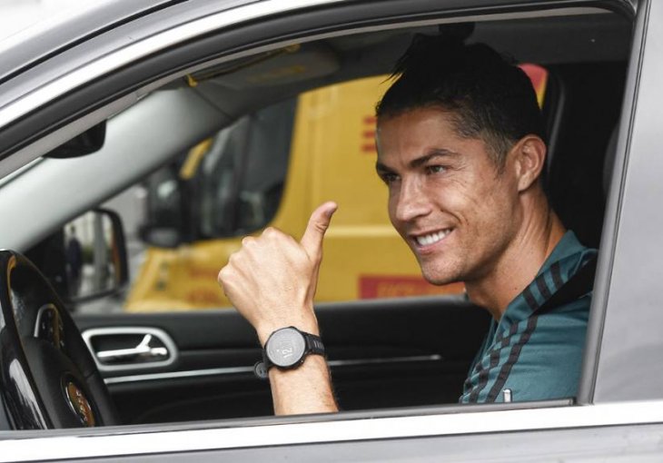 ON BAŠ UŽIVA Ronaldo se počastio novom 'letjelicom' koja košta pravo bogatstvo, kolekcija je sad IMPRESIVNA
