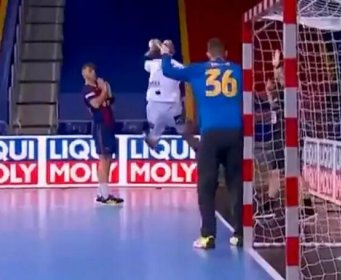 GOL KOJI RUŠI SVE ZAKONE FIZIKE: Šutirao je iz mrtvog ugla, lopta je išla od gola, a onda ČUDO!