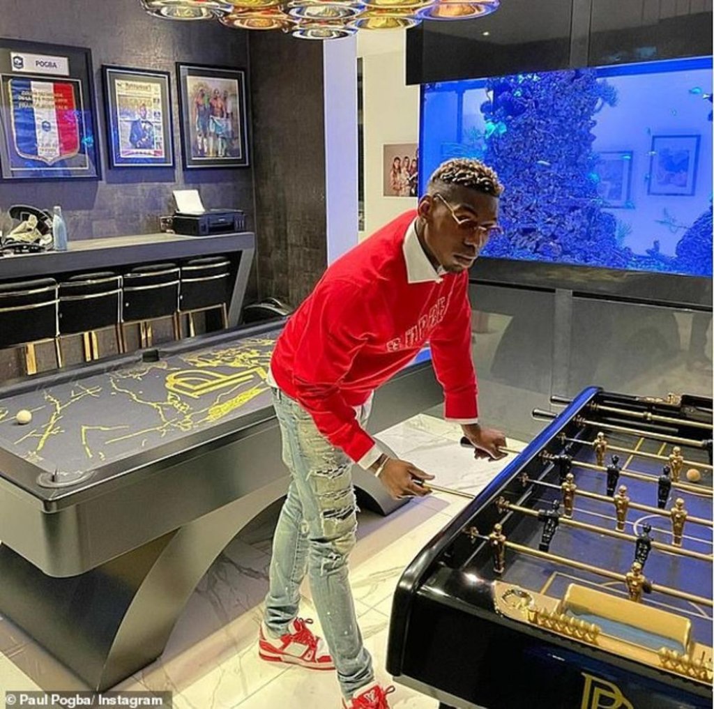 2473619-397034729294179paul-pogba-posted-this-snap-of-his-incredible-games-room-on-insta13-1614158223329-ff