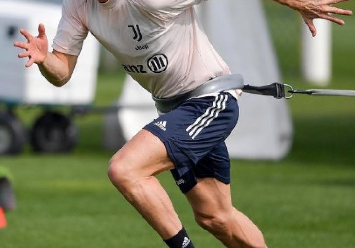 RONALDA PONIŽAVALI DANIMA, VRIJEĐALI MU PORODICU I PISALI GNUSNE RIJEČI: Konačno se oglasio, EVO ŠTA IM JE PORUČIO