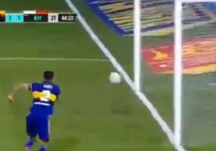 ARGENTINCI U ČUDU:Lopta je išla u gol, a onda je Maradonin duh spasao Boku na derbiju sa Riverom