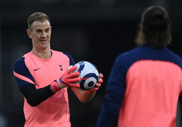 Šta se dešava u njegovoj glavi? Joe Hart slavio poraz svog Tottenhama na Maksimiru