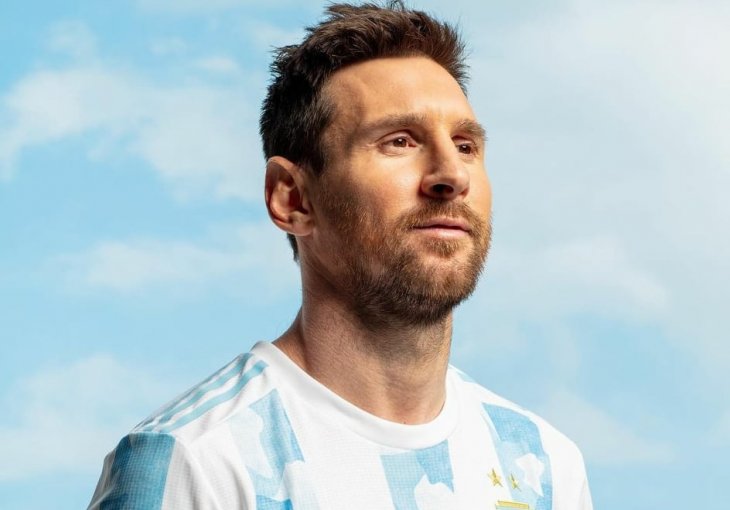 Messi predstavio dres Argentine! Navijači razočarani izgledom dresa, čisti promašaj!