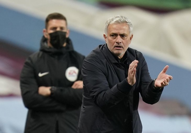 Mourinho: Svi misle da mogu da pričaju sa mnom o fudbalu, a ne vidim da o raketama pričaju sa ljudima iz NASA-e
