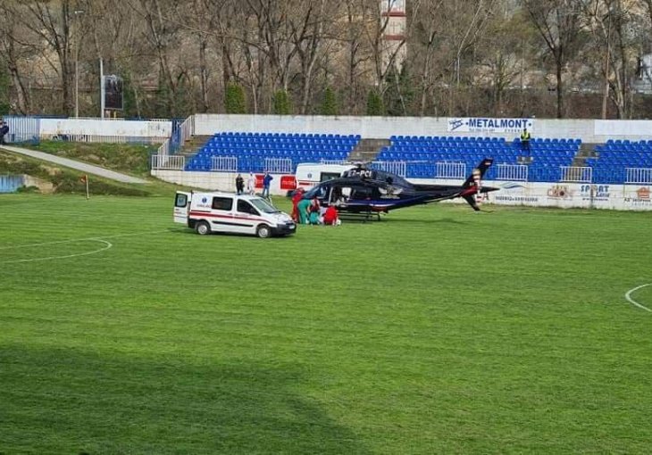 OVO SAMO IMA KOD NAS! Helikopter sletio na stadion: Prekinuta utakmica u Zvorniku