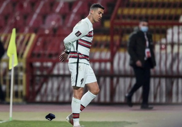 Gdje je završila kapitenska traka ljutog Ronalda u Beogradu? Objavljeni detalji