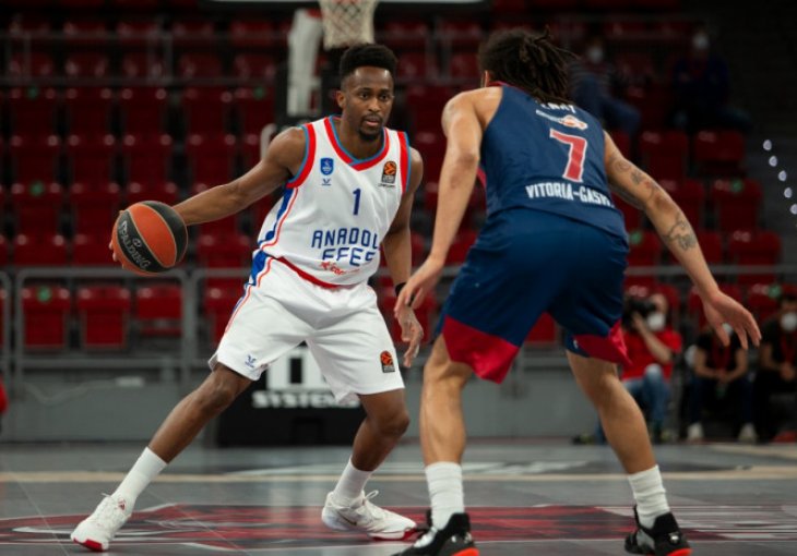 ŠTA SE ZAPRAVO DOGAĐA Efes slavio nakon produžetka, Musa ponovo nije bio u sastavu