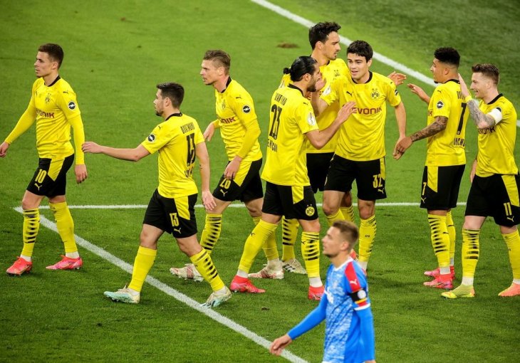 DRUGO POLUVRIJEME BIT ĆE FORMALNOST: Borussia se u polufinalu Kupa poigrava s protivnikom, vodi 5:0 na poluvremenu