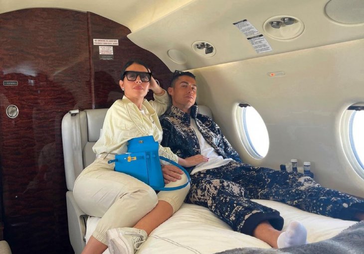 Ronaldo UŽIVAO U PRIVATNOM AVIONU s djevojkom, fotografija dobila milionski broj lajkova 1 DETALJ SVIMA ZAPAO ZA OKO