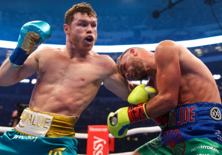 HISTORIJSKI BOKS MEČ: Canelo poslao Sanderasa direktno u bolnicu