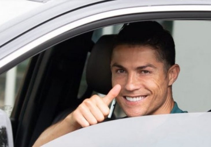 ŠLEPER ODVEZAO RONALDOVE LUKSUZNE AUTOMOBILE, SADA JE POZNAT RAZLOG: Nije odlazak iz kluba! Ronaldo to radi svake godine, JASNO JE ZAŠTO