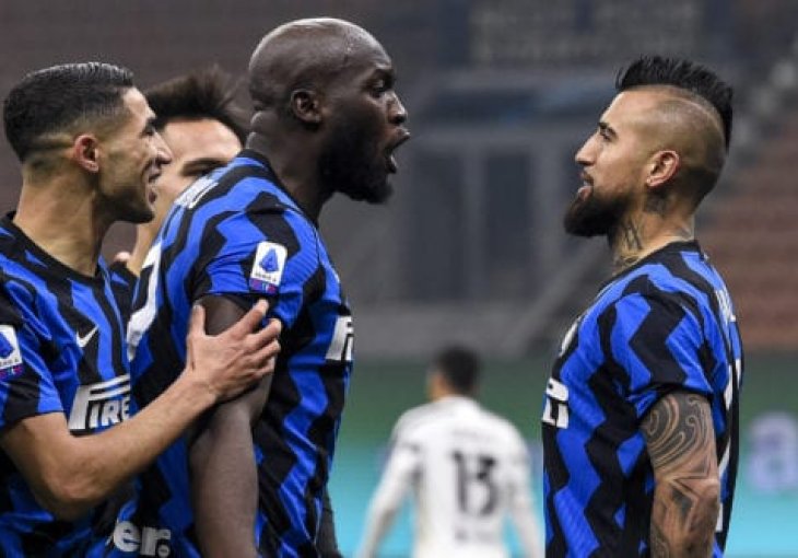 NAKON 11 GODINA ČEKANJA: Inter predstavio novi dres, JEDAN DETALJ ODUŠEVIO NAVIJAČE