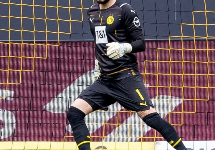 Golman Dortmunda pustio gol iz penala bivšem reprezentativcu Njemačke na njegovom oproštaju