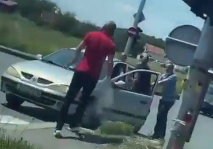 Zaustavio joj se automobil u kojem je bilo bolesno dijete, a onda je naišao Domagoj Vida