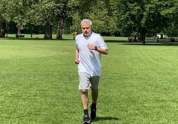 MAKSIMALNO POSVEĆEN SVOM POSLU: Mourinho pokazao kako se sprema za početak priprema s Romom