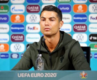 Ronalda prozivaju da je licemjer: Snimao je reklame za Coca-Colu, ali to nije sve - radio je i OVO!