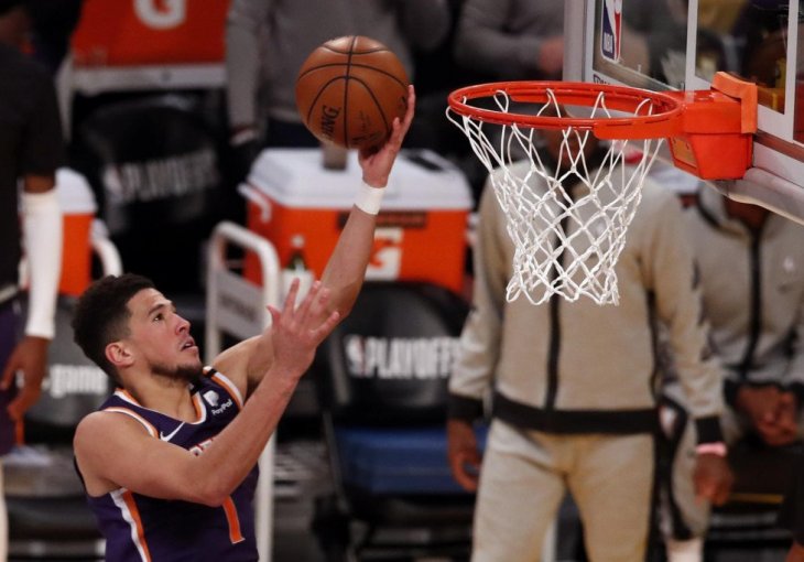 KAKAV PRVI MEČ U FINALU ZAPADA Devin Booker brojao do 40 i odveo Sunse do vodstva