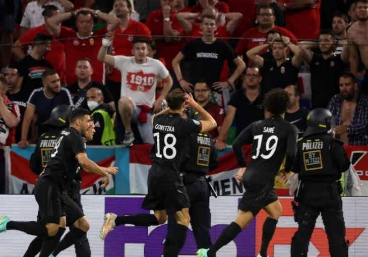 ŽESTOKA PROVOKACIJA NA STADIONU U NJEMAČKOJ: Mađarski huligani izvjesili provokativnu zastavu koja je uzbunila Hrvate