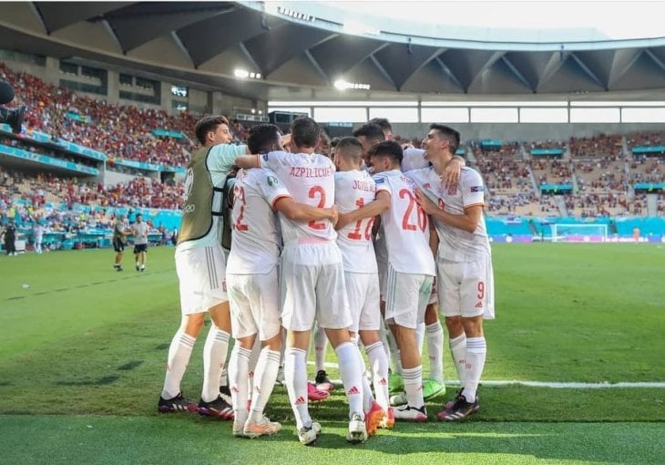 Na stadion stiže u taxiju, nema položen vozački, a glavni je igrač fudbalske velesile!