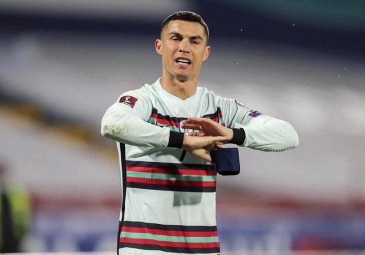 RONALDO JE PREBOLIO NEUSPJEH NA EURO, a svi ga prozivaju zbog slike sa jahte: Tu je i prelijepa Georgina, 1 KOMENTAR SVI DIJELE