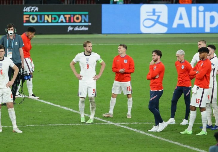 Englezi navukli gnjev SVOJE NACIJE JEDNIM POTEZOM! Slomljeni nakon finala razbjesnili navijače: NEPOŠTOVANJE!