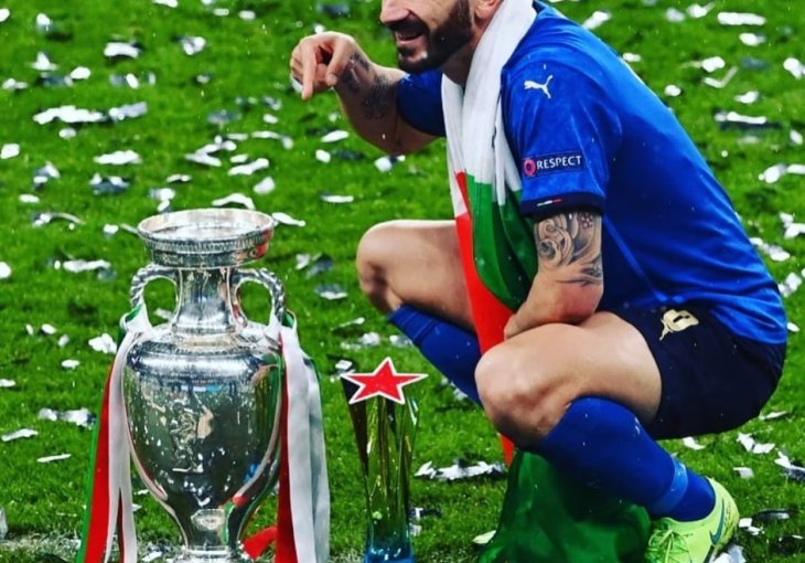 BONUCCI NIKAKO DA ODUSTANE OD PROVOKACIJA: Nova slika razveselila je Italijane, a razbjesnila Engleze!