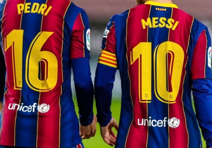 Barcelona objavila nove dresova, navijači poprilično iznenađeni drugačijim izgledom!